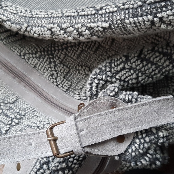 Lovestitch Sequoia embellished weekender bag - Picture 5 of 11